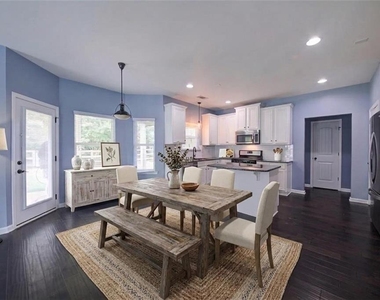 5595 Banner Boulevard - Photo Thumbnail 7