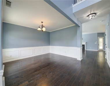 5595 Banner Boulevard - Photo Thumbnail 9