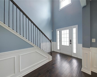 5595 Banner Boulevard - Photo Thumbnail 2