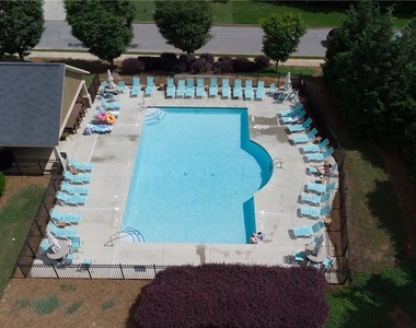 5595 Banner Boulevard - Photo Thumbnail 36