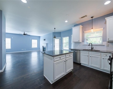 5595 Banner Boulevard - Photo Thumbnail 11