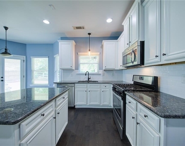 5595 Banner Boulevard - Photo Thumbnail 15