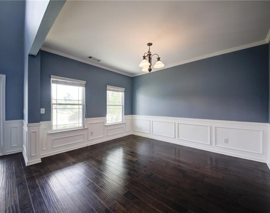 5595 Banner Boulevard - Photo Thumbnail 3