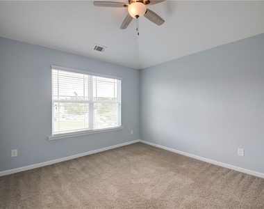 5595 Banner Boulevard - Photo Thumbnail 22