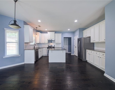 5595 Banner Boulevard - Photo Thumbnail 14