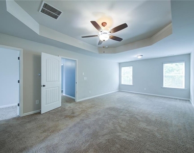 5595 Banner Boulevard - Photo Thumbnail 18