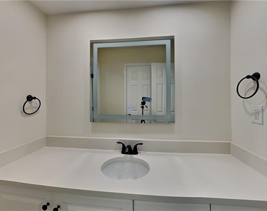 1110 Lake Drive - Photo Thumbnail 17