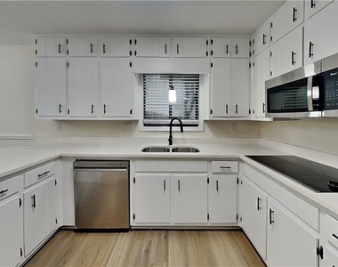 1110 Lake Drive - Photo Thumbnail 3