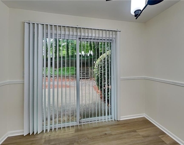 1110 Lake Drive - Photo Thumbnail 6