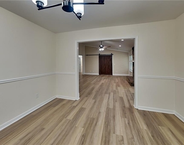 1110 Lake Drive - Photo Thumbnail 4