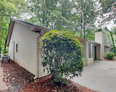 1110 Lake Drive - Photo Thumbnail 19
