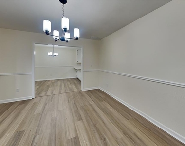 1110 Lake Drive - Photo Thumbnail 5