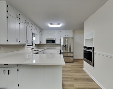 1110 Lake Drive - Photo Thumbnail 2