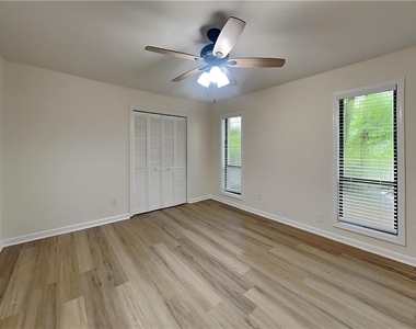 1110 Lake Drive - Photo Thumbnail 16