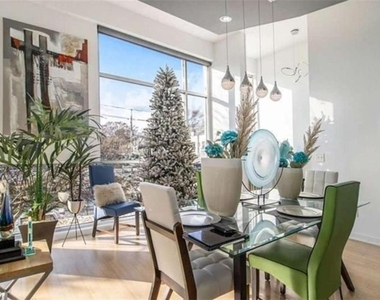 752 Moreland Avenue - Photo Thumbnail 7