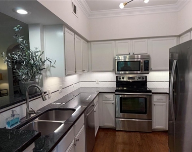 3777 Peachtree Road Ne - Photo Thumbnail 5