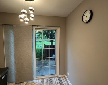 109 Holmes Way - Photo Thumbnail 10