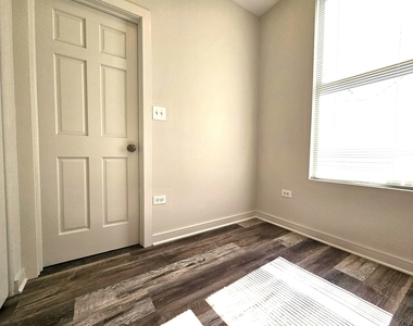 2216 W 21st Place - Photo Thumbnail 3