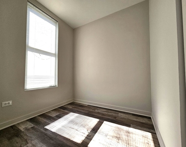 2216 W 21st Place - Photo Thumbnail 2