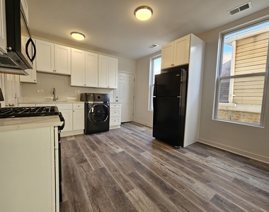 2216 W 21st Place - Photo Thumbnail 12