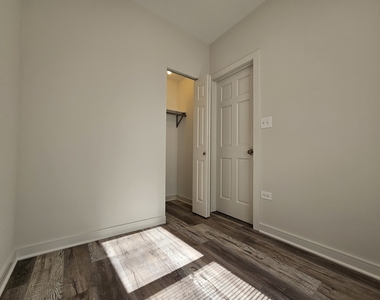 2216 W 21st Place - Photo Thumbnail 4