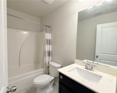 1033 Haley Woods Lane - Photo Thumbnail 23