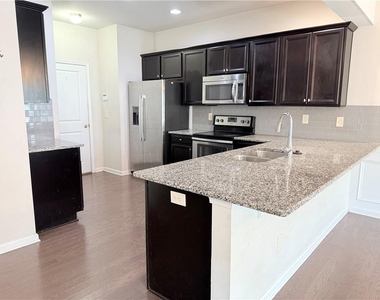 1033 Haley Woods Lane - Photo Thumbnail 8