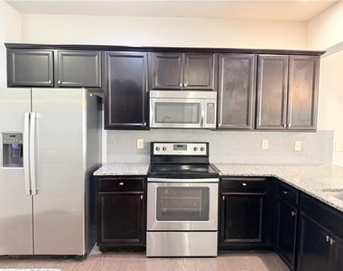 1033 Haley Woods Lane - Photo Thumbnail 7