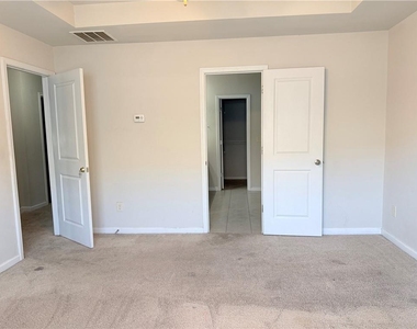 1033 Haley Woods Lane - Photo Thumbnail 14