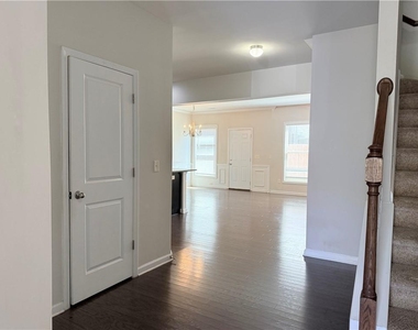 1033 Haley Woods Lane - Photo Thumbnail 3