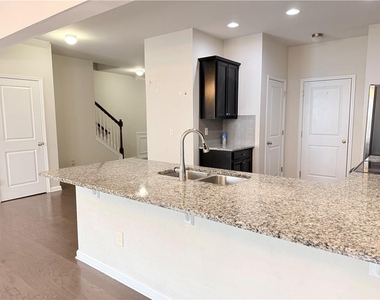 1033 Haley Woods Lane - Photo Thumbnail 9