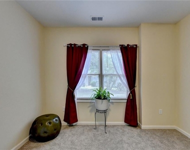 3260 Wood Springs Trace - Photo Thumbnail 9