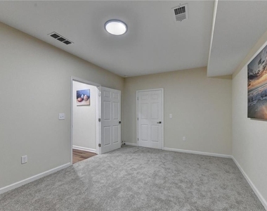 3260 Wood Springs Trace - Photo Thumbnail 16