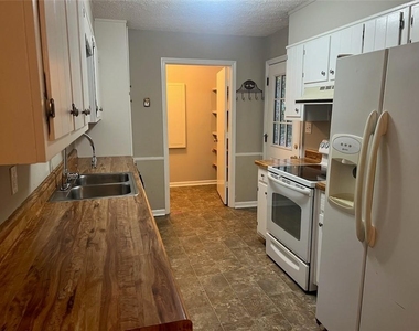 3459 Leisure Lane - Photo Thumbnail 3