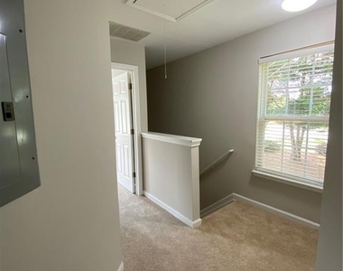 677 Kenridge Drive - Photo Thumbnail 20