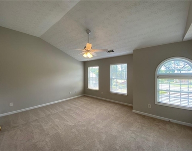 677 Kenridge Drive - Photo Thumbnail 27