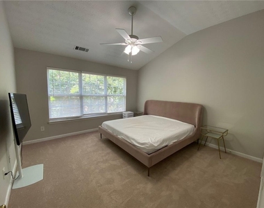 677 Kenridge Drive - Photo Thumbnail 22