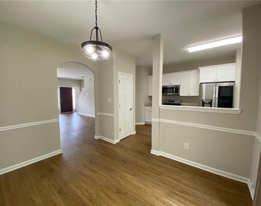 677 Kenridge Drive - Photo Thumbnail 15