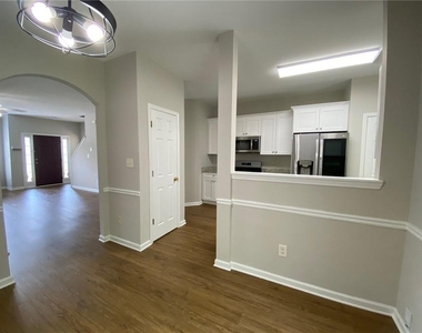 677 Kenridge Drive - Photo Thumbnail 14