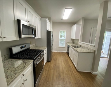 677 Kenridge Drive - Photo Thumbnail 12