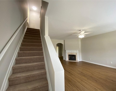 677 Kenridge Drive - Photo Thumbnail 19