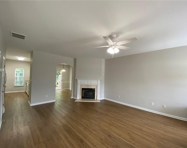 677 Kenridge Drive - Photo Thumbnail 7