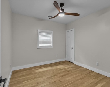575 Martin Street Se - Photo Thumbnail 7