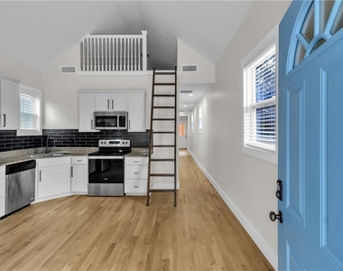 575 Martin Street Se - Photo Thumbnail 3