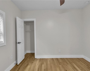 575 Martin Street Se - Photo Thumbnail 8