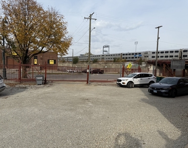 204 E Washington Street - Photo Thumbnail 8