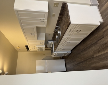 204 E Washington Street - Photo Thumbnail 3