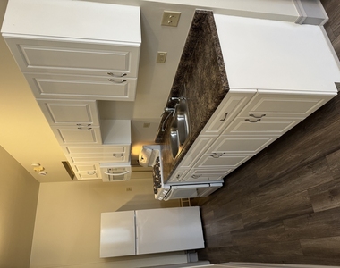 204 E Washington Street - Photo Thumbnail 4