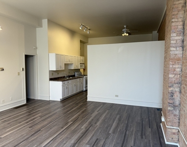 204 E Washington Street - Photo Thumbnail 11