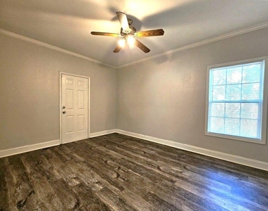 718 N Evelyn Place Nw - Photo Thumbnail 4